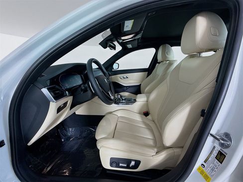 Certified 2022 BMW 330i Sedan w/ Driving Assistance Package image 21