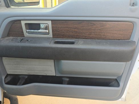 Used 2013 Ford F150 Lariat w/ Mid Equipment Group image 27