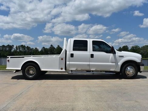 Used 2006 Ford F350 2WD Crew Cab DRW Super Duty image 3