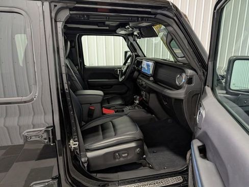 Used 2024 Jeep Wrangler High Altitude image 28