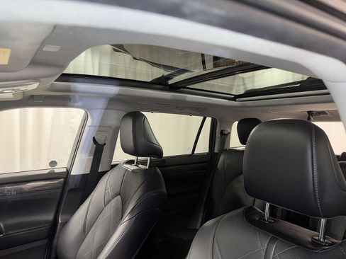 Used 2021 Toyota Highlander Platinum image 30