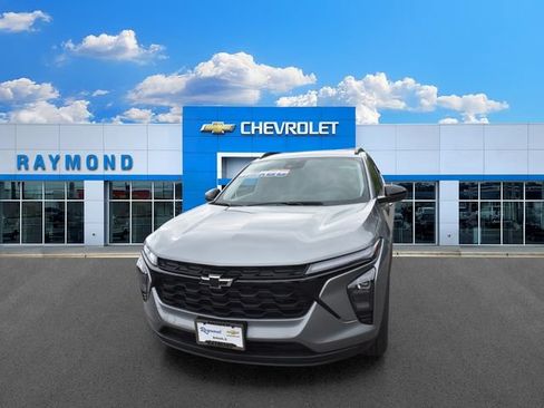 New 2026 Chevrolet Trax LT w/ Sunroof Package FWD image 8