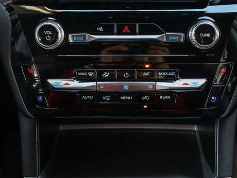 Used 2023 Ford Explorer Limited w/ Equipment Group 301A image 14