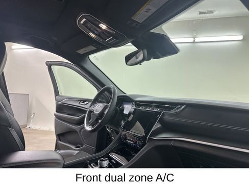 Used 2024 Jeep Grand Cherokee Altitude AWD/4WD image 19