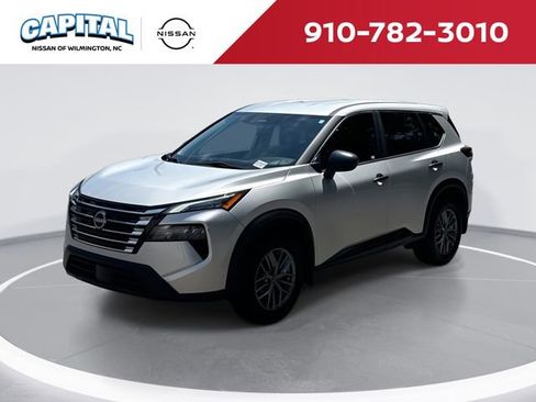 Used 2024 Nissan Rogue S image 1