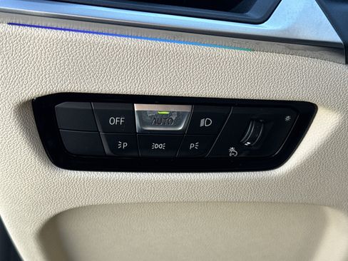 Used 2023 BMW 330e w/ Premium Package image 39