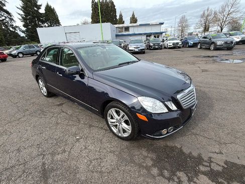Used 2010 Mercedes-Benz E 350 4MATIC Sedan image 2
