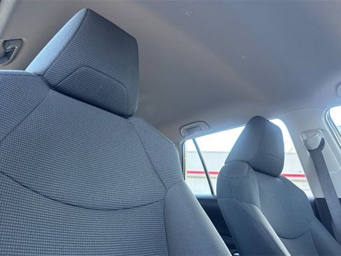 Certified 2022 Toyota RAV4 LE image 16