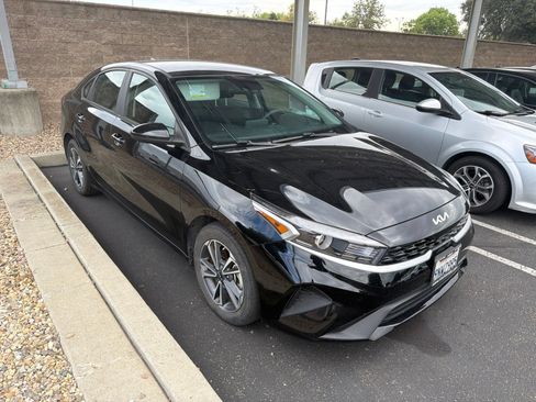 Used 2023 Kia Forte LXS FWD image 1