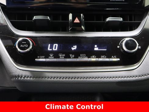 Used 2022 Toyota Corolla SE image 18