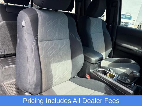 Used 2022 Toyota Tacoma TRD Sport w/ TRD Premium Sport Package AWD/4WD image 20