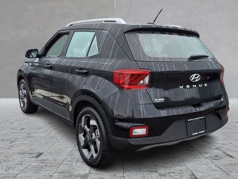 Used 2026 Hyundai Venue SEL FWD image 7