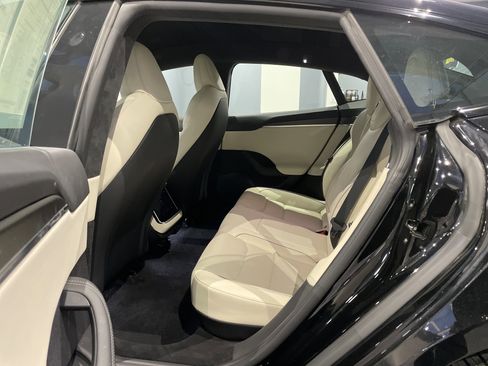 Used 2022 Tesla Model S Plaid image 56