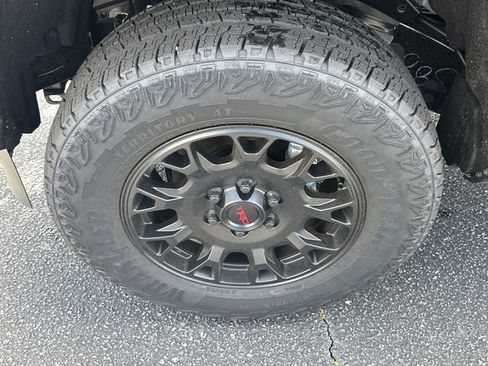 Used 2026 Toyota Tacoma SR5 AWD/4WD image 5
