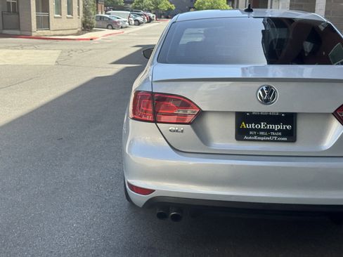 Used 2013 Volkswagen Jetta GLI Autobahn image 5