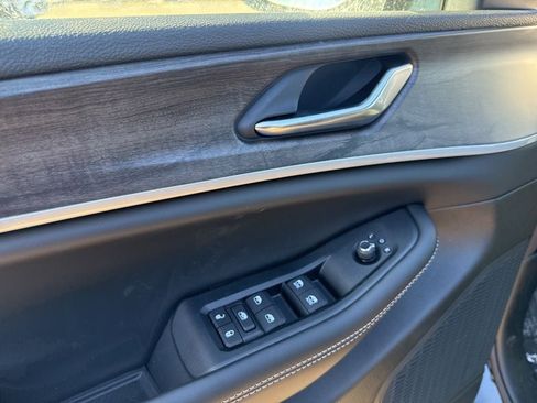 New 2026 Jeep Grand Cherokee Laredo image 21