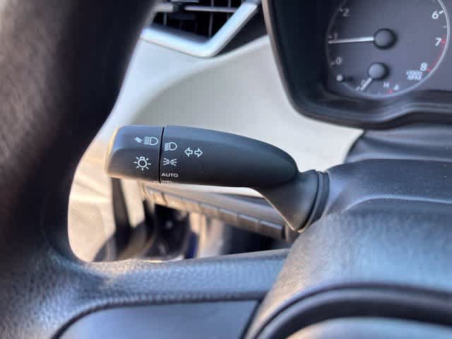Used 2025 Toyota Corolla LE FWD image 15