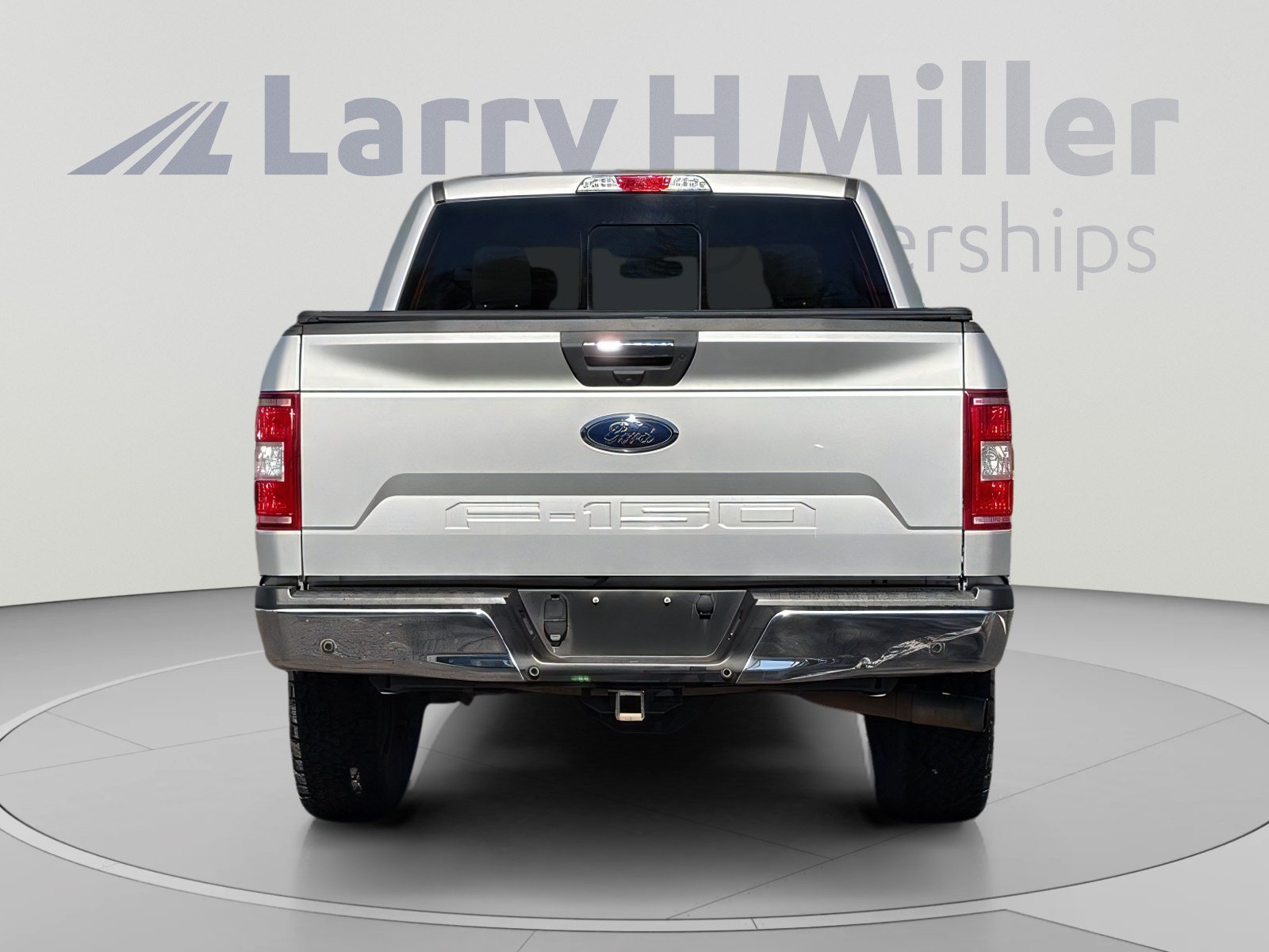 Used 2018 Ford F150 XLT w/ Equipment Group 302A Luxury AWD/4WD image 4