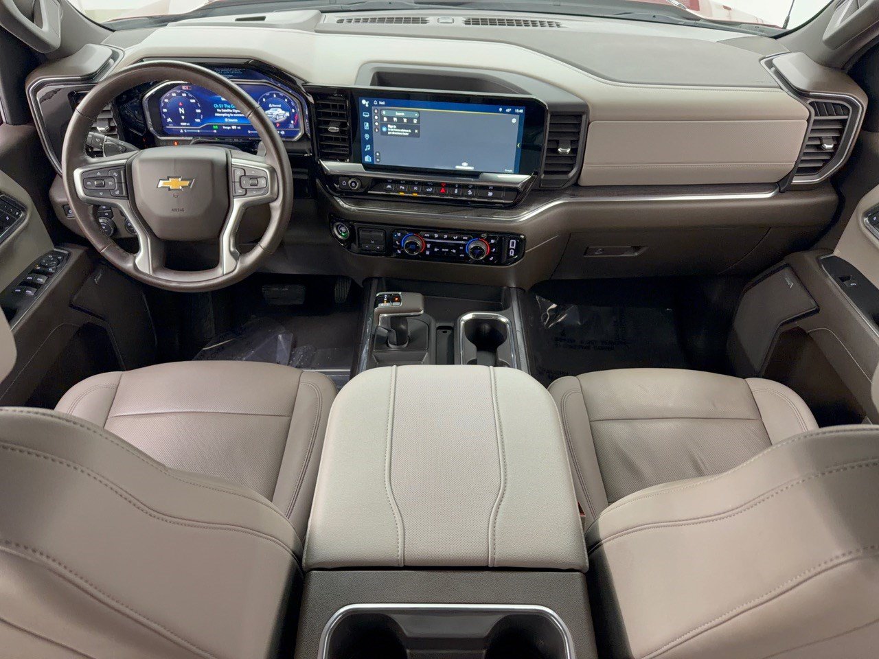 Used 2024 Chevrolet Silverado 1500 LTZ AWD/4WD image 17