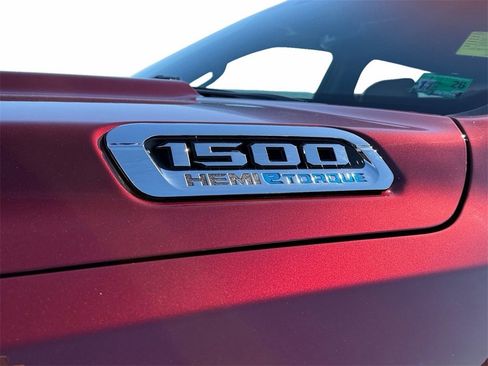 Used 2022 RAM 1500 Limited w/ Bed Utility Group image 10