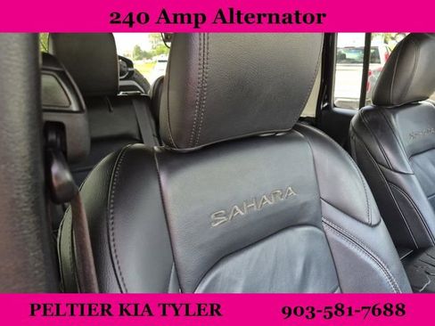 Used 2018 Jeep Wrangler Unlimited Sahara AWD/4WD image 15