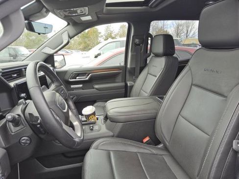 Used 2025 GMC Sierra 1500 Denali image 6