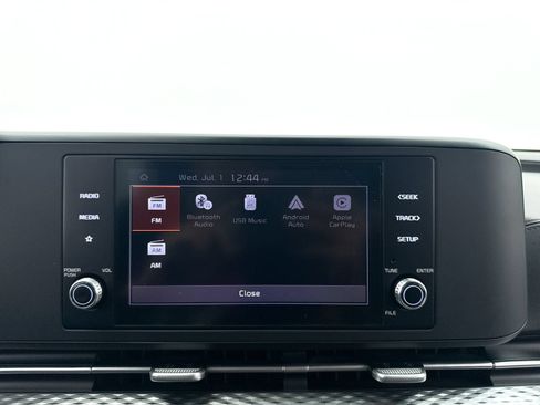 Used 2023 Kia Carnival LX FWD image 23