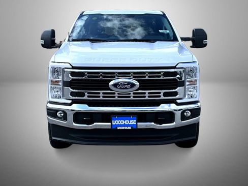 New 2026 Ford F250 XLT w/ FX4 Off-Road Package AWD/4WD image 2