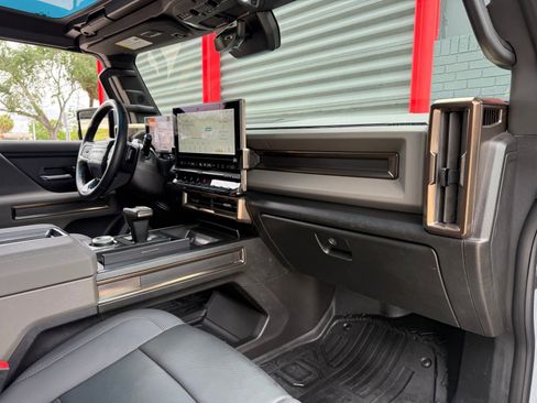 Used 2024 GMC Hummer EV 2X w/ Extreme Off-Road Package AWD/4WD image 27