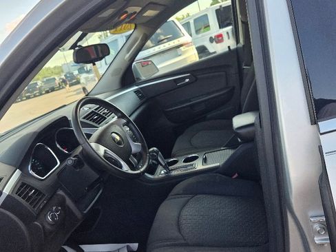Used 2011 Chevrolet Traverse LT w/ Personal Connectivity Package image 9