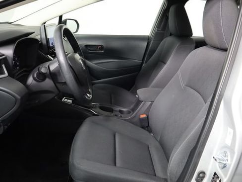 Used 2025 Toyota Corolla LE FWD image 14