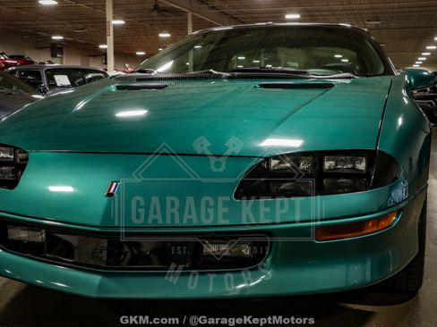 Used 1997 Chevrolet Camaro Z28 RWD image 19