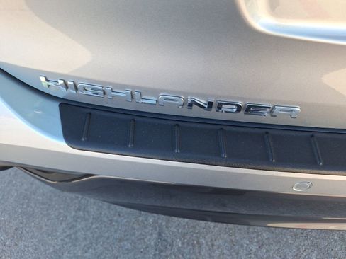 Used 2025 Toyota Highlander Limited image 13