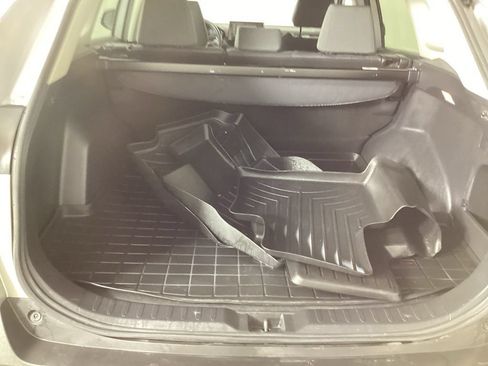 Used 2020 Toyota RAV4 XLE AWD/4WD image 24
