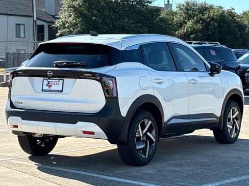 Used 2026 Nissan Kicks SV w/ Charging Package FWD image 3