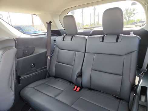 New 2026 Ford Explorer Active w/ Active Comfort Package RWD image 10