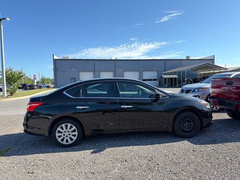 Used 2016 Nissan Sentra S FWD image 4
