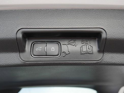 Used 2023 Ford Explorer 4WD image 46