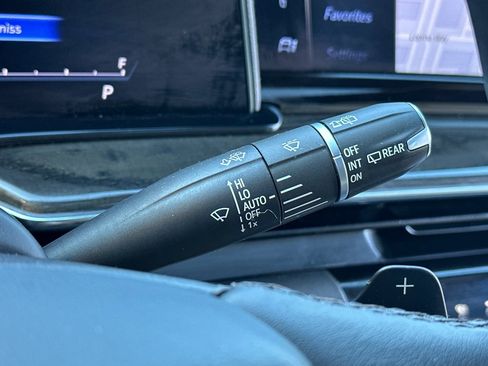 Certified 2024 Cadillac Escalade Premium Luxury image 38