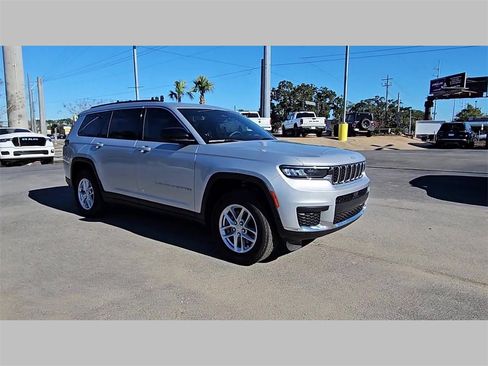 Used 2024 Jeep Grand Cherokee L Laredo w/ Luxury Tech Group I image 38