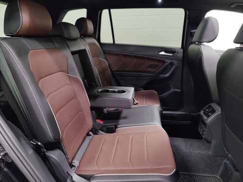 Certified 2024 Volkswagen Tiguan SEL R-Line w/ MDO Package, Two-Row image 19