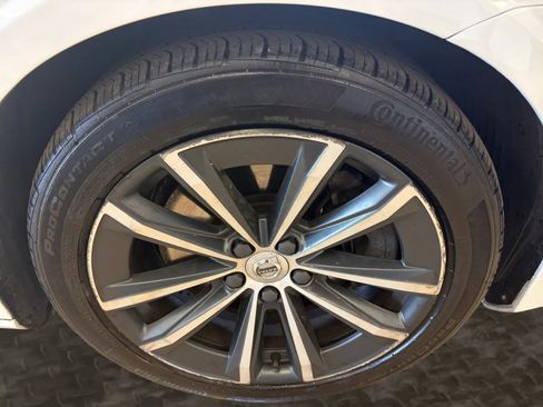 Used 2021 Volvo S60 T6 Momentum image 40