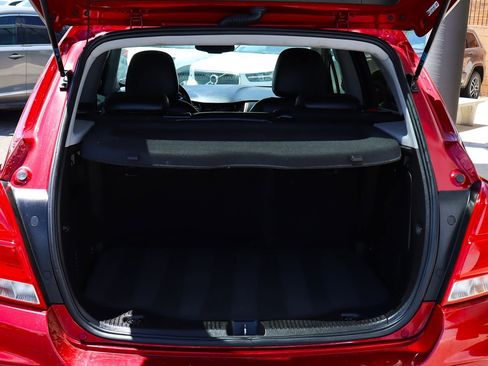 Used 2019 Chevrolet Trax LT w/ LT Convenience Package FWD image 24