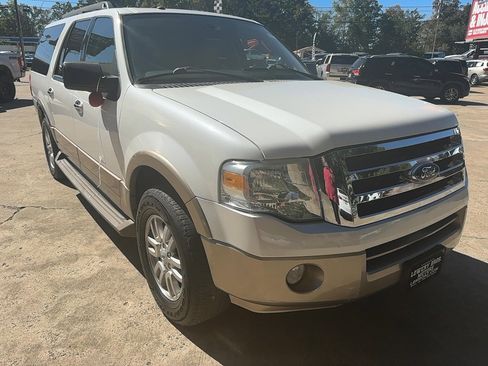 Used 2013 Ford Expedition EL XLT image 3