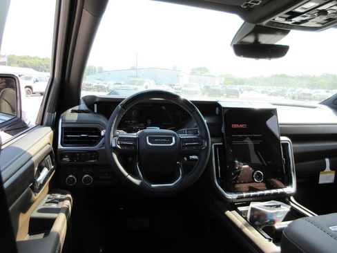New 2026 GMC Yukon XL Denali Ultimate AWD/4WD image 13