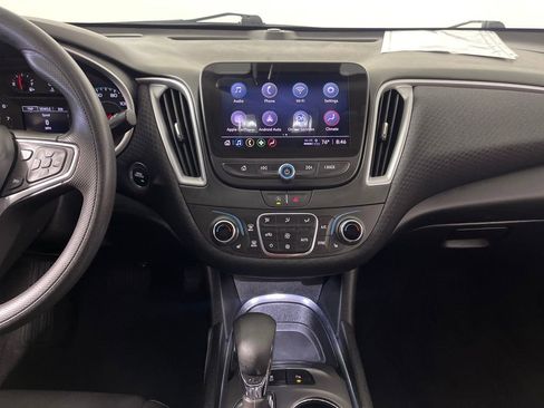 Used 2024 Chevrolet Malibu LT image 15