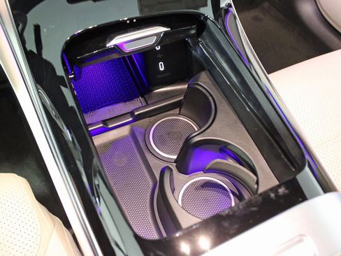 Used 2026 Mercedes-Benz GLC 350e 4MATIC image 25