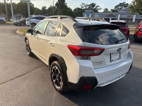 Used 2022 Subaru Crosstrek 2.0i image 7