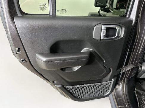 Used 2019 Jeep Wrangler Unlimited Rubicon image 27