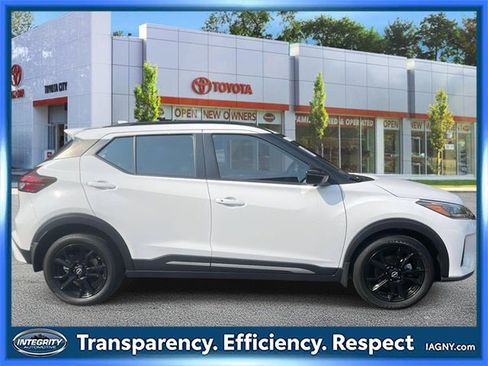 Used 2024 Nissan Kicks SR image 5